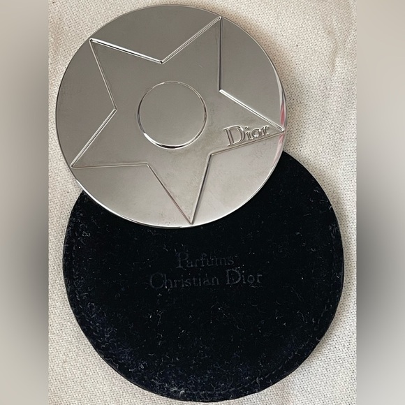 DIOR MIRROR W/POUCH✨CHRISTIAN DIOR PARFUMS✨HAS WEIGHT TO IT✨NEW - Picture 4 of 7